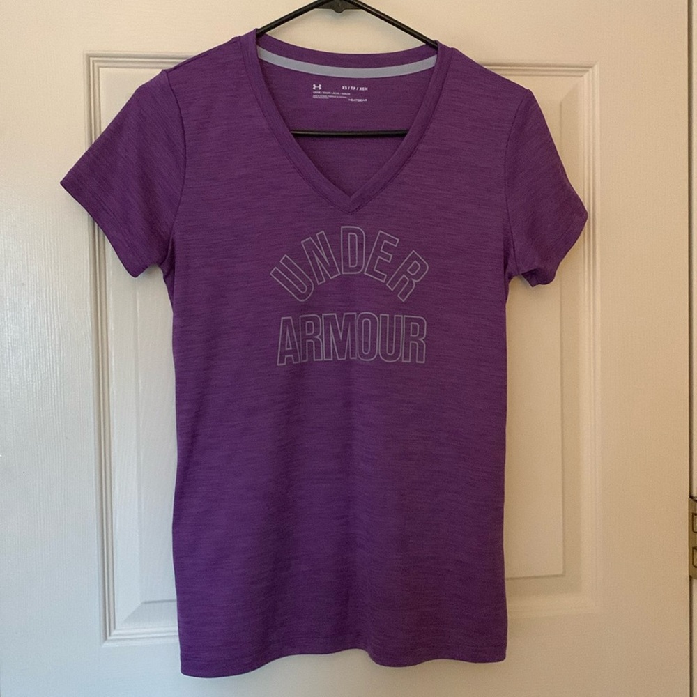 Like New XS Under Armour Short Sleeve Workout Top